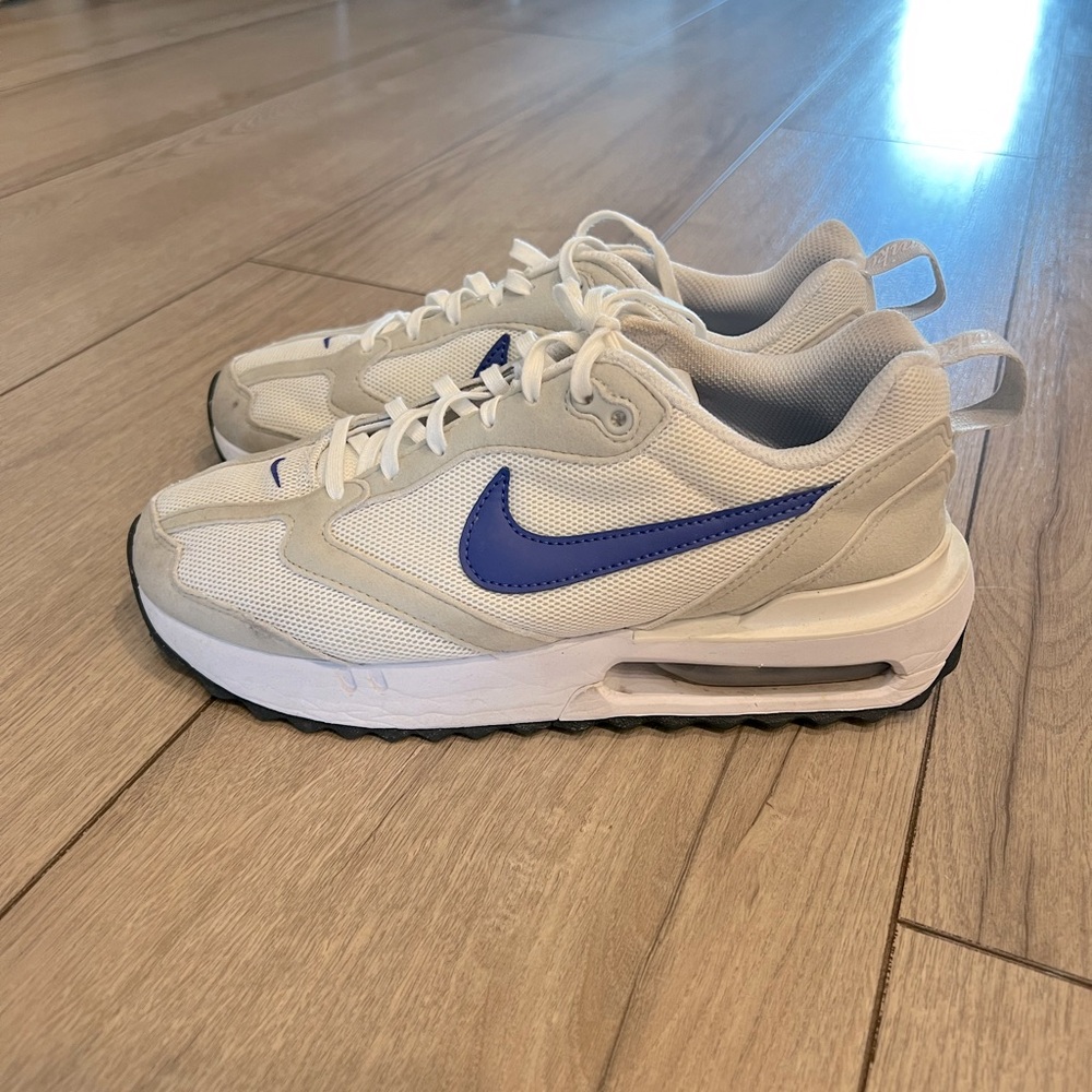 Nike air max dawn sneakers size 6.5